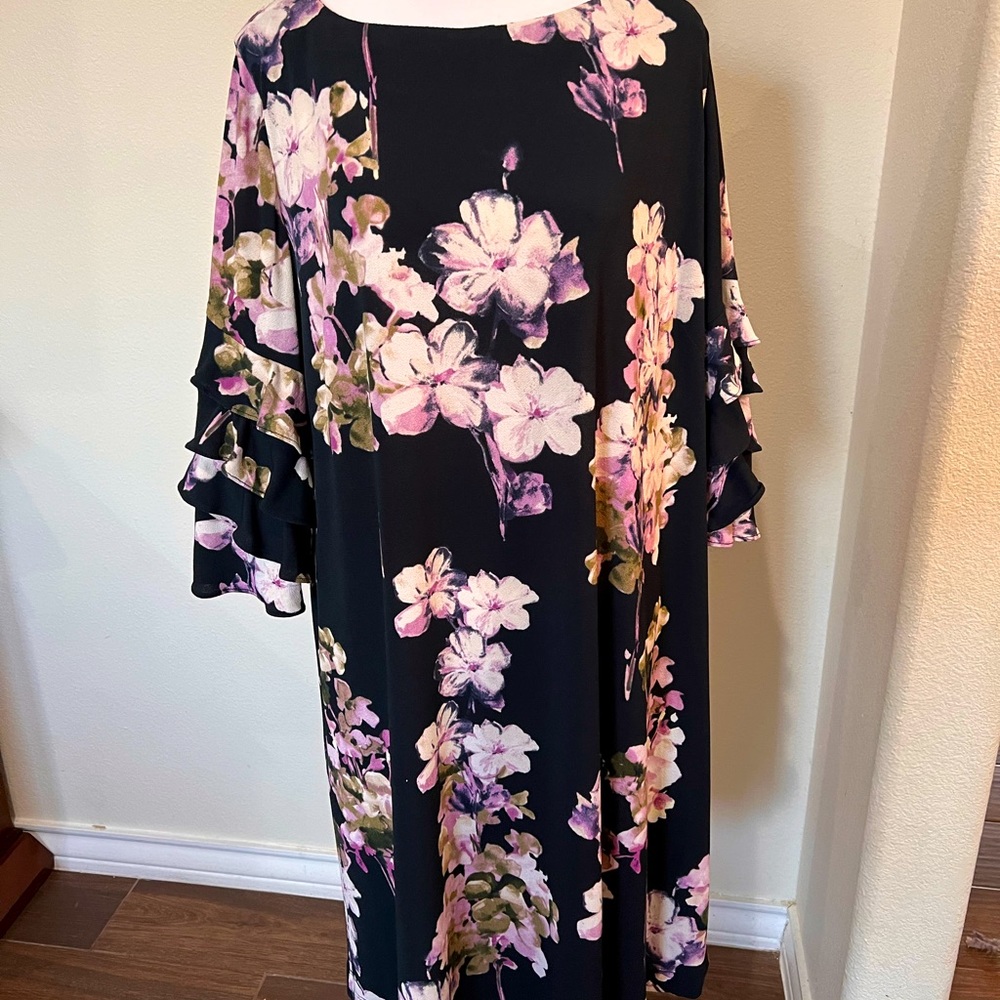 Flowery dress 💐